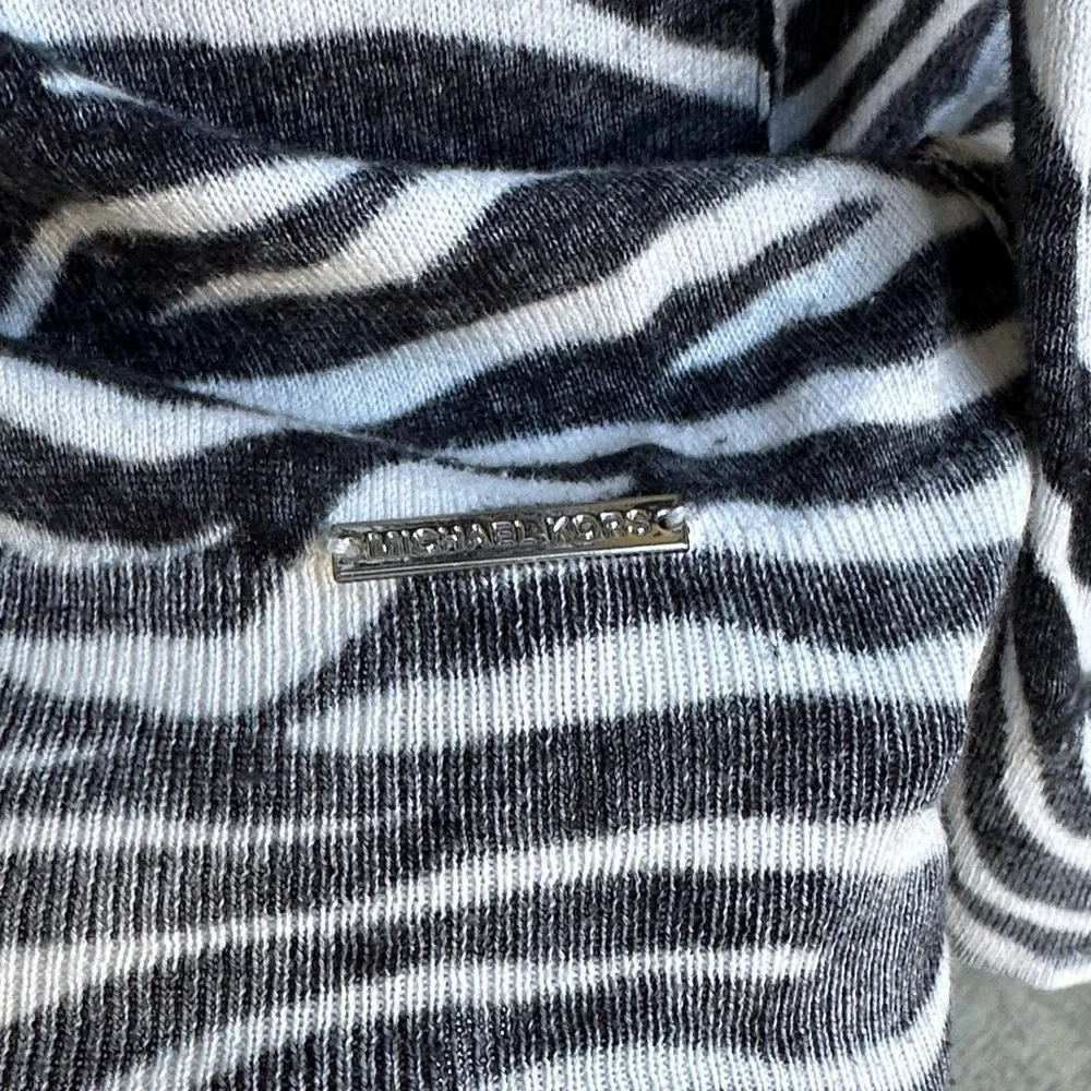 Michael Kors Women’s Black and White Zebra Long Sleeve Top - Picture 2 of 3